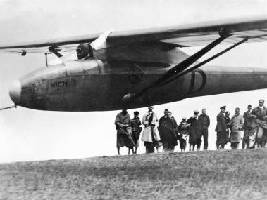 Robert Kronfelds Rekordflieger "Wien"     <br/>Foto: NRW Staats- und Personenstandsarchiv Detmold