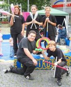 Zirkus Luftikus lädt zum Mitmachen ein. 	<br/>Foto: Luftikus