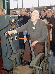 Werner Mellin als Fördermaschinist bei der Wiederinbetriebnahme der Fördermaschine am 13.2.2005. <br>Foto: LWL/Hudemann<br />