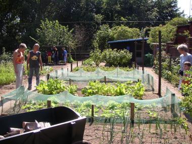 Warum der Garten früher für die Arbeiterfamilie so wichtig war, erfahren die Besucher des LWL-Textilmuseums bei der Führung. <br>Foto: LWL<br />