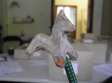 Mittelalterliches Spielzeugpferdchen vom Abdinghof. Foto: LWL/Spiong
