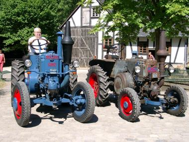Rund 150 historische Schlepper erwartet das LWL-Freilichtmuseum darunter auch diese beiden Lanz-Traktoren.  Foto: LWL