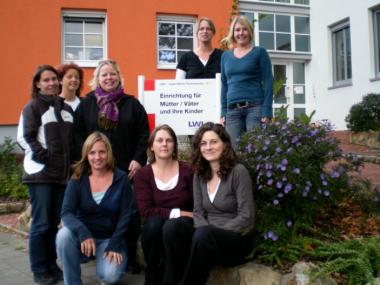 Dieses Team hilft in der neuen LWL-Einrichtung jugendlichen Müttern dabei, ihre Kinder zu erziehen. <br>Foto: LWL<br />
