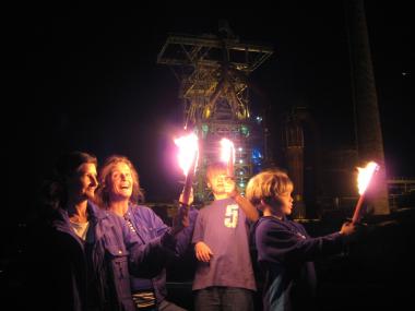 Einen Rahmen für Besinnliches bietet die Fackelführung am 14. Dezember im LWL-Industriemuseum. Foto: LWL