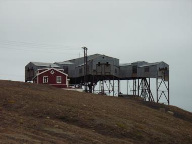 In der Seilbahnzentrale von Longyearbyen auf Spitzbergen liefen die Lorenbahnen von verschiedenen Gruben zusammen. <br> Foto: LWL<br />
