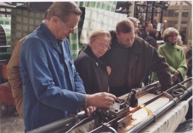 Demonstration an einer mechanischen Knotmaschine.<br>Foto: LWL<br />