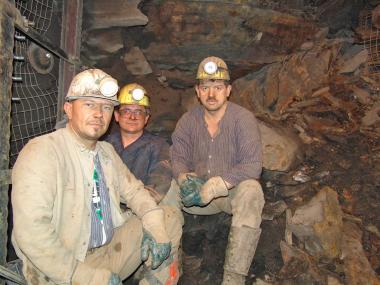 Michael Plose, Waldemar Kubica und Ali Aksit (v.l.) arbeiten seit Dezember im Nachtigallstollen.<br>Foto: LWL/Hudemann<br />