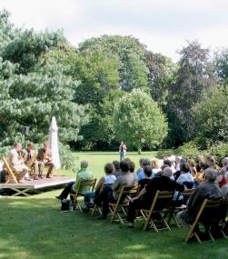 Gärten und Parks werden an vielen Orten in Westfalen-Lippe kulturell bespielt und inszeniert.<br>Foto: LWL/Holzrichter<br />