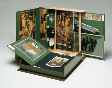 Marcel Duchamp: Die Schachtel im Koffer, 1941, Edition 1968. a Succession Marcel Duchamp/ VG Bild-Kunst, Bonn 2008.<br>Foto: LWL<br />