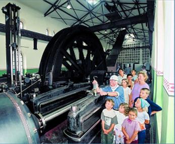 Bei der Erlebnisführung wird die historische Dampffördermaschine vorgeführt. <br>Foto: LWL<br />