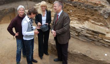 Besichtigung von Münsters Vergangenheit (v.l.): Dr. Andrea Bulla, Dr. Aurelia Dickers, Dr. Barbara Rüschoff-Thale und Dr. Hermann Arnhold. <br>Foto: LWL<br />