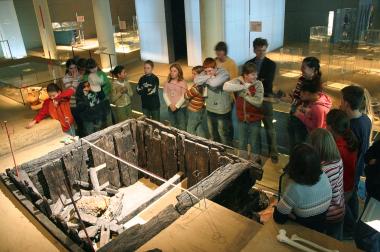 Ein Frage des neuen Programms im Archäologiemuseums ist: Was hinterließen die Römer in Westfalen? Zum Beispiel einen mit Abfall gefüllten Brunnen.<br>Foto: LWL/Sager<br />