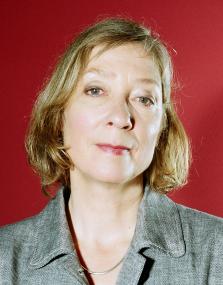 Beate Reker liest Doris Lessings Erzählung <b>Die Falle</b> im LWL-Planetarium.<br>Foto: LWL/Gerda Thomas.<br /> 