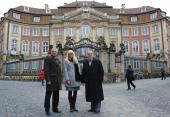 Dr. Helmut Knirim (r.) empfing Dr. Wolfgang Kirsch und Barbara Rüschoff-Thale im neuen Domizil des LWL-Museumsamtes.<br>Foto: LWL<br />