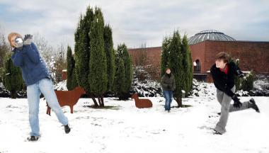Bildunterschrift: Nach einer Schneeballschlacht hilft zum Aufwärmen ein Gang ins LWL-Museum. <br>Foto: LWL/Oblonczyk.<br />