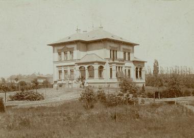 Die Villa am Herforder Lübbertorwall kurz nach ihrer Erbauung im Jahr 1897. <br>Foto: Kommunalarchiv Herford - Bildarchiv Städtische Museum<br />