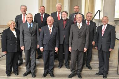 Maria Seifert, Hermann Päuser, Lutz Dworzak, Roland Trottenburg, George Zeich, Heinrich Consbruch, Dieter Gebhard, Peter Worbs, Friedrich Klanke, Heinz Steffen und LWL-Direktor Dr. Wolfgang Kirsch (v. l.).<br>Foto: LWL<br />