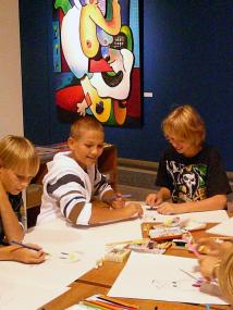 Im Malworkshop mit Otmar Alt dürfen die Jugendlichen auch selbst kreativ werden. <br>Foto: LWL/S. Mosch<br />