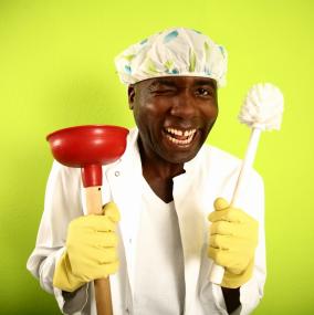 Dave Davis als schwarz- afrikanischer Toilettenmann Motombo Umbokko.<br>Foto: LWL<br />