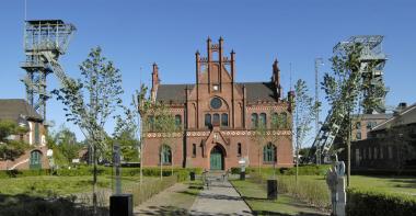 Die 1000-Feuer-Tour startet beim ¿Schloss der Arbeit¿, dem LWL-Industriemuseum Zeche Zollern II/IV in Dortmund. <br>Foto: LWL/Hudemann<br />