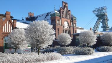 Im weißen Kleid präsentiert sich dieser Tage das LWL-Industriemuseum Zeche Zollern. Gleich drei Führungen stehen am Sonntag auf dem Programm. <br>Foto: LWL<br />