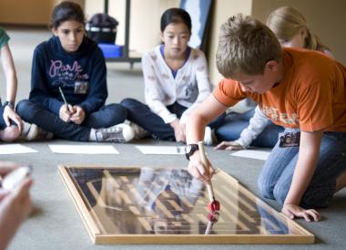 Labyrinthversuche können Kinder im Ferienprogramm ¿Ey, Du Affe¿ im LWL-Museum für Naturkunde unternehmen. <br>Foto: LWL/Oblonczyk<br />