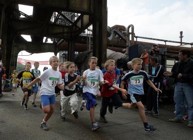 Start frei zum 7. Hattinger Hüttenlauf. Neu ist diesmal ein eigener Wettbewerb für Jugendliche. <br>Foto: LWL/ W. Fischer<br />