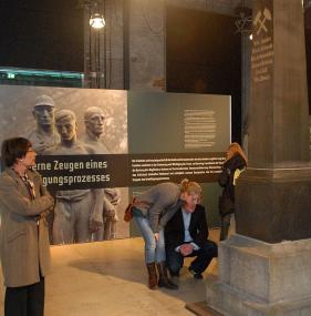 Blick in die Ausstellung ¿Helden im Zeichen von Schlägel und Eisen".<br>Foto: LWL/Appelhans</br>