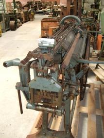 Flachstrickmaschine mit Lochkarten-steuerung.                          <br>      Foto: LWL<br />