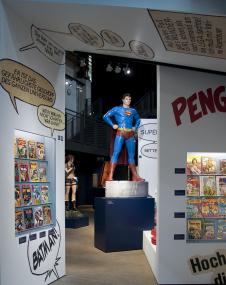 Superman und Asterix lassen grüßen: Blick in den Comic-Bereich der großen Helden-Ausstellung. <br>Foto: LWL/Hudemann                <br />
