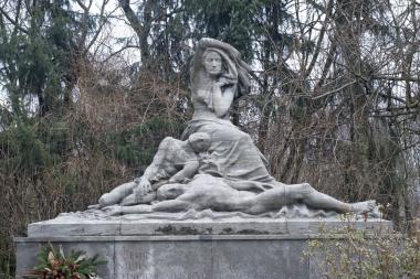 Denkmal auf dem Dortmunder Nordfriedhof für die Opfer des Grubenunglücks auf der Dortmunder Zeche Minister Stein 1925. <br>Foto: LWL/Hudemann<br />