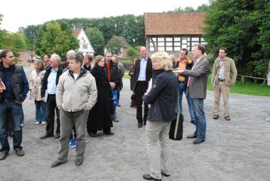Eine Führung durch das Paderborner Dorf im LWL-Freilichtmuseum Detmold zeigte den Teilnehmern den Variantenreichtum historischer Fenster.  <br>Foto: LWL<br />