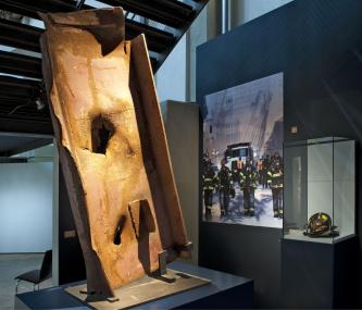 Der Stahlträger des zerstörten Word Trade Centers in der Hattinger Ausstellung.    <br>Foto: LWL/Hudemann                      <br />