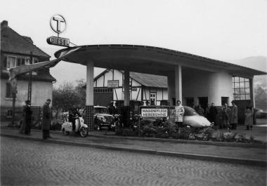 Die Tankstelle aus Siegen-Niederschelden bei der Eröffnung. Foto: LWL