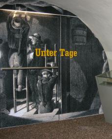 Bildzeile: Der Weg in die Tiefe - Bergbau in der Zeit der Zeche Nachtigall. Blick in die Ausstellung. <br>Foto: LWL/Hudemann<br />