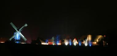 Zum Museumsadvent präsentiert sich das LWL-Freilichtmuseum wieder festlich illuminiert.<br>Foto: LWL/Jähne<br />