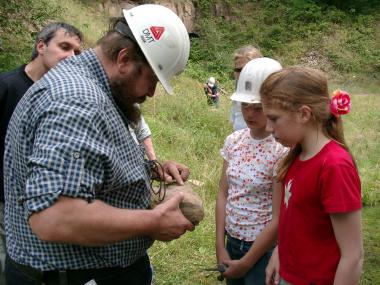 Dr. Hartwig Gielisch leitete bereits auch viele geologische Familienexkursionen für das LWL-Industriemuseum. <br>Foto: LWL<br />