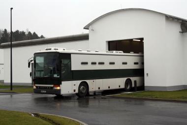 Ankunft des gesicherten Transportbusses in der LWL-Maßregelvollzugsklinik Herne. <br>Foto:LWL/schu-fi<br />