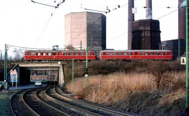Ein ¿ETA¿ im Jahr 1976 vor Industriekulisse in Dortmund-Huckarde.<br> Foto: LWL / W.-D. Loos<br />