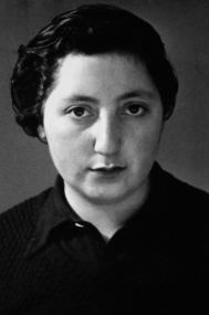 Susi Schmerler um 1938, etwa ein Jahr vor ihrer Emigration nach Palästina. <br>Foto: Verein ¿Erinnern für die Zukunft e.V.", Bochum<br />