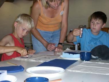 Blaudruck steht beim ersten Ferientag unter dem Motto ¿Altes Handwerk¿ im LWL-Ziegeleimuseum auf dem Programm. <br>Foto: LWL<br />