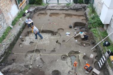 2000 Jahre Stadtgeschichte auf 80 Quadratmetern: Die Grabungen an der Mühlenstraße in Paderborn. Foto: LWL/Spiong
