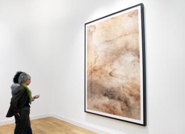 Fremd und gleichzeitig vertraut: Mars-Landschaften, die der Fotokünstler Thomas Ruff digital nachbearbeitet hat.<br>Foto: LWL<br />