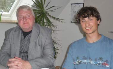 Bufdi Tim Reineke (re.) und LWL-Schulverwaltungsleiter Franz Dircks <br>Foto: LWL<br />
