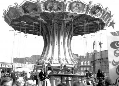 Heute wie 1980 auf dem Herbstsend in Münster haben Jahrmärkte eine große Anziehungskraft. <br>Foto: LWL-Archiv<br />