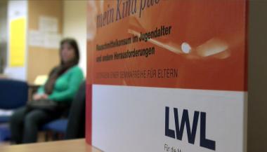 <i><b>Bitte klicken Sie auf das Bild, um sich den LWL-Film anzuschauen.</b></i>