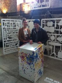 Designerin Marie Träger und Internet-Blogger Sven Strienen präsentieren die Installation ¿Pottspotting analog¿ im LWL-Industriemuseum Zeche Hannover. <br>Foto: LWL<br />