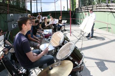 ¿Kanalrauschen¿ in Waltrop ¿ Schüler präsentierten ihre Komposition im Trog des alten Schiffshebewerks. <br>Foto: LWL<br />