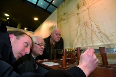 Bewegende Erfindungen nach da Vincis Vorbild in der Sonderausstellung. <br>Foto: LWL/Hudemann<br />