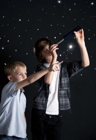 Lust auf kosmische Abenteuer: Das LWL-Landesmuseum bietet in den Weihnachtsferien Workshops für Kinder und Jugendliche an. <br>Foto: LWL<br />